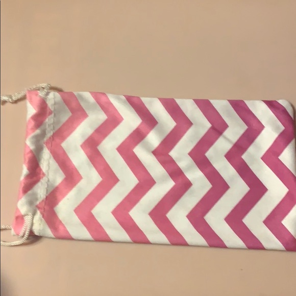 ❌SOLD❌2/$10 Rose Gold Reflective Sunglasses - Picture 3 of 4